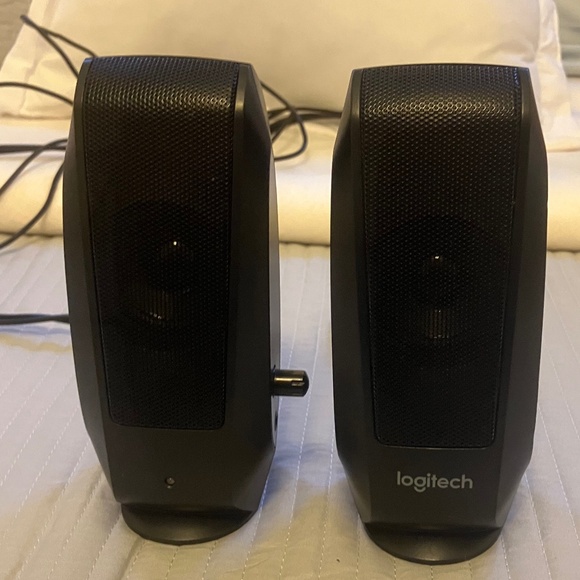 Logitech S120 Speakers For PCs and Macs Model 880-000403 Black - Pre-owned - Picture 5 of 9